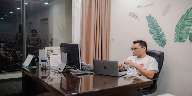 Tiểu sử và nền tảng giáo dục của Minh Quân